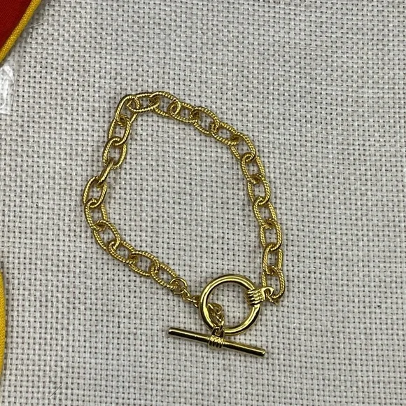 Vintage Chunky Gold Toggle Bracelet – Bold 80s/90s Statement Piece - Picture 10 of 13